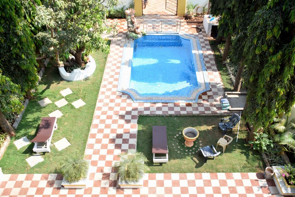 Treebo Trend Skylight Royal Stay Candolim Exterior foto